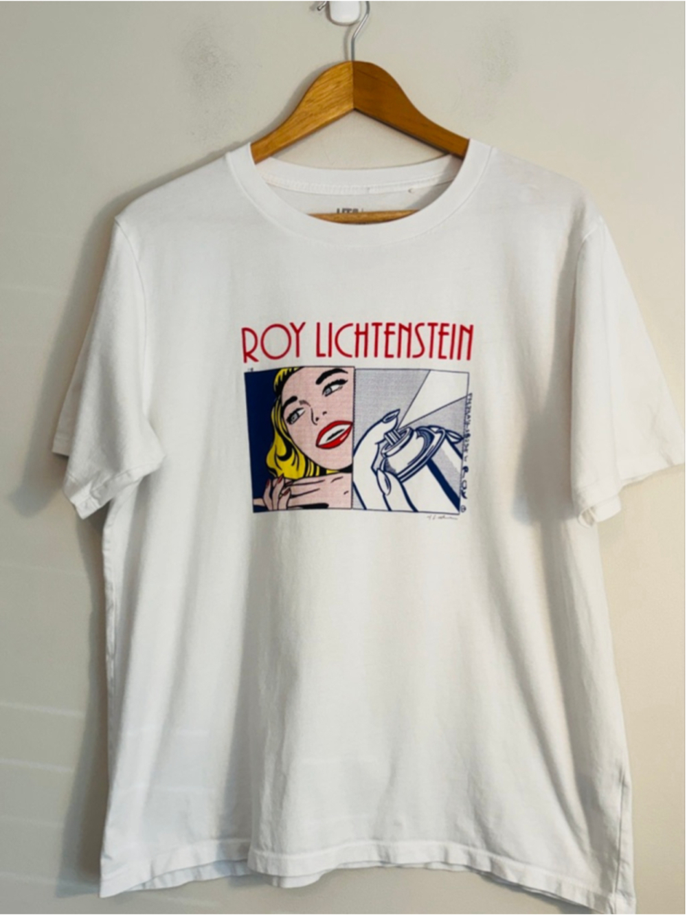 Uniqlo Roy Lichtenstein Graphic T-Shirt Large Pop Art Girl Spray Paint